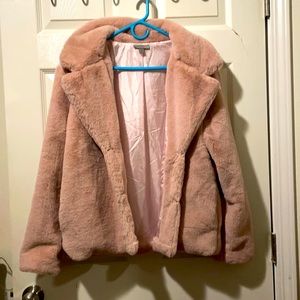 Brand- casting LA, soft fluffy coat. Never worn.